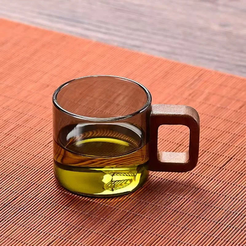 Taza de Té de Vidrio con Asa de Nogal, 120 ml