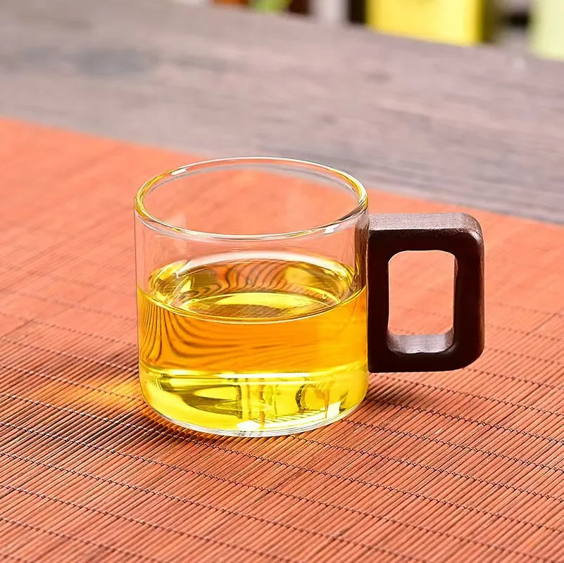 Taza de Té de Vidrio con Asa de Nogal, 120 ml