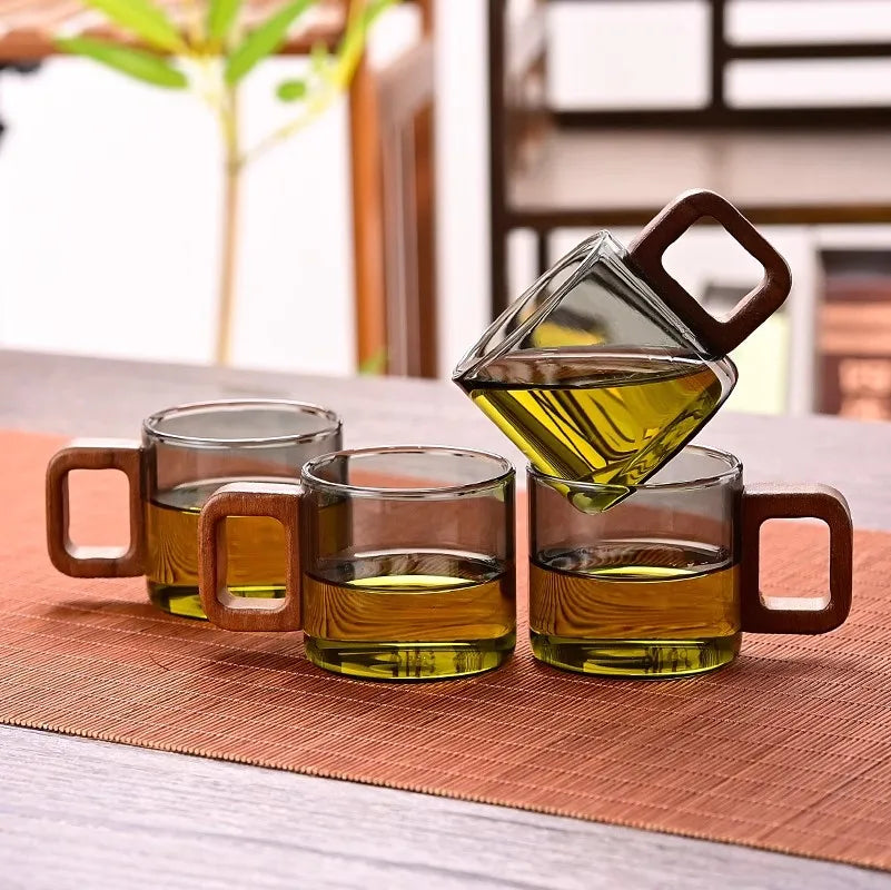 Taza de Té de Vidrio con Asa de Nogal, 120 ml
